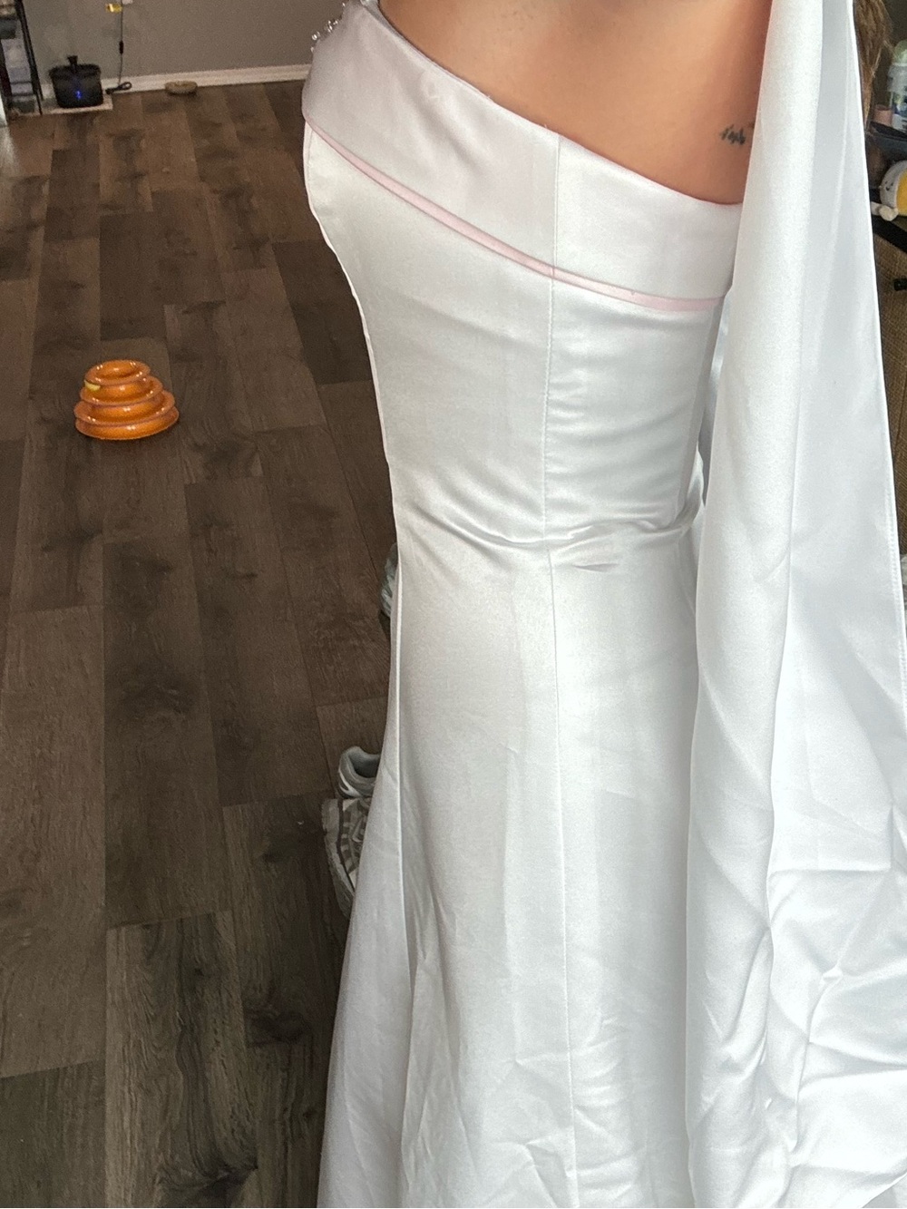 Vintage Baby pink Strapless Satin Wedding Gown - Picture 4 of 4
